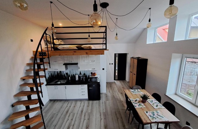 Apartament z antresolą
