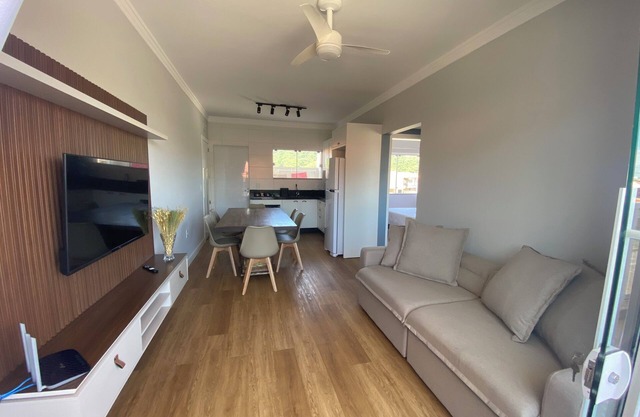 Apartamento de Alto Padrão Localizado na Praia de Zimbros, Residencial Belaju