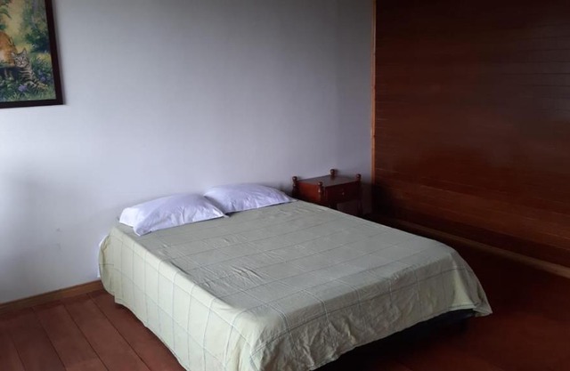 Apartamento de un ambiente, cocina, baño, acogedor, vista a zonas verdes
