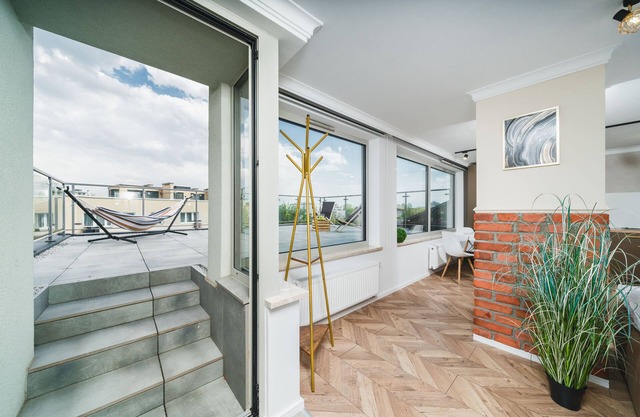APARTAMENTY NA DĘBNIKACH