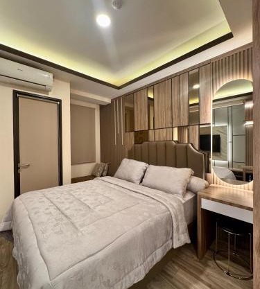 Apartement Trans Park Cibubur By Raya Property with Pool View & Netflix