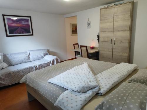 Apartma Lastovka