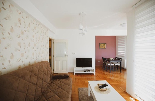 Apartman 4, Sinđelićeva 40