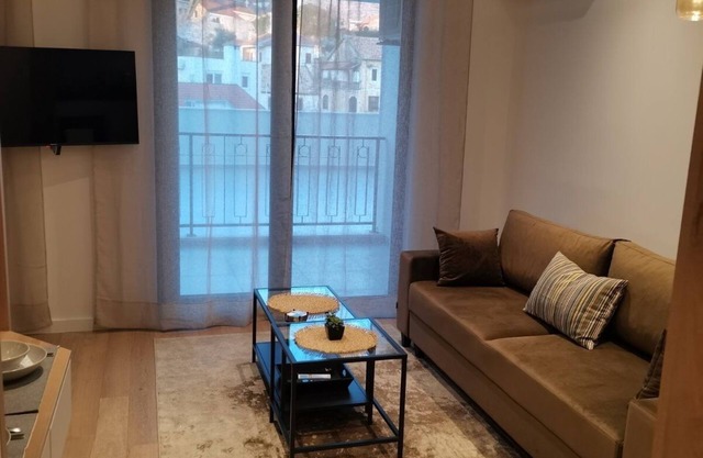 Apartman Soho 2 Modern condo w/a pool- short ride to the seaside!