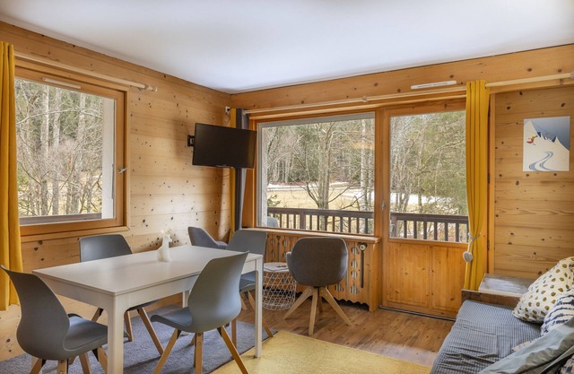 Apartment "5 à 6 Personnes" with Mountain View and Shared Pool