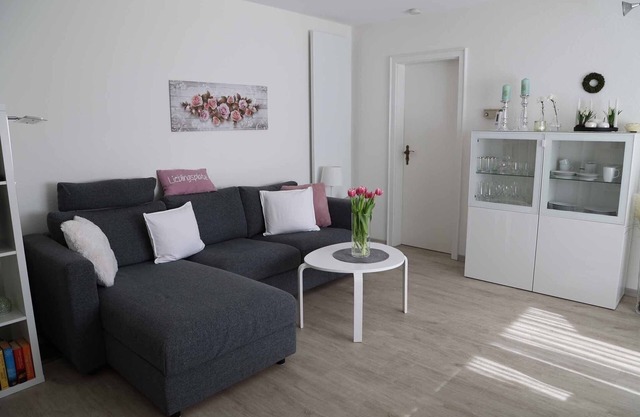 Apartment Hankeln - lovingly renovated with a comfortable box spring bed