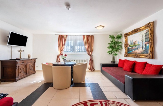 Apartment '1 Souterrain' with Private Garden and Wi-Fi