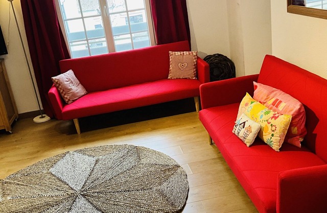 Apartment 15 meters from the city center of Medieval Mirepoix .Sleeps 4