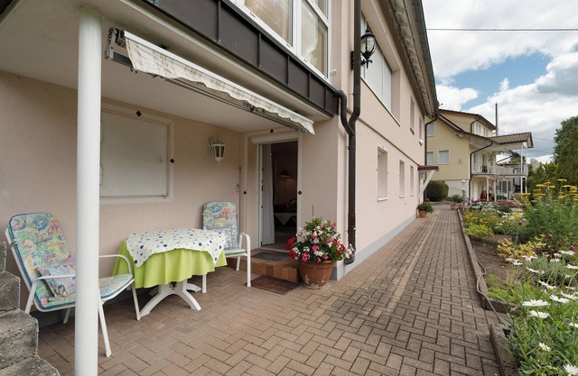 Apartment '2' with Private Terrace, Shared Garden and Wi-Fi