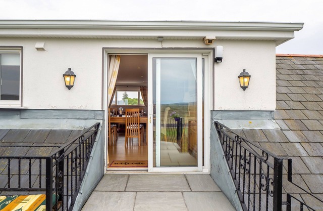Apartment 381 - Carna - sleeps 6 guests in 3 bedrooms