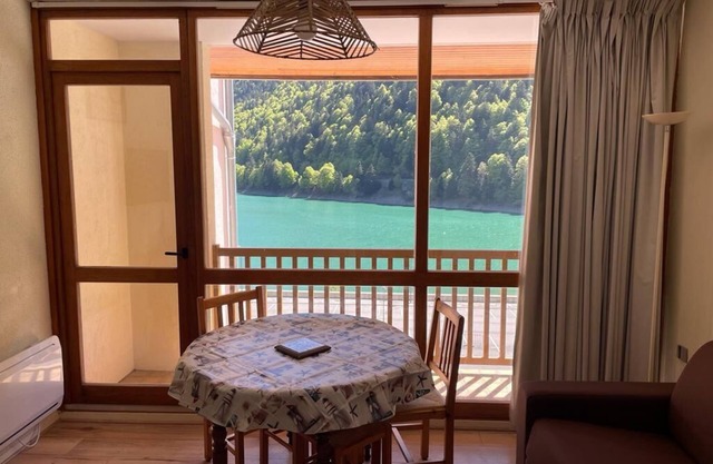 APARTMENT 4PERS LAKE AND MOUNTAIN VIEW