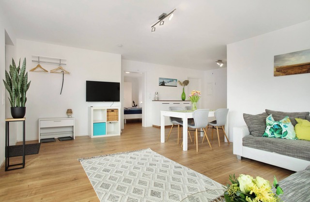 Apartment 'Achterkajüte' with Private Terrace and Wi-Fi