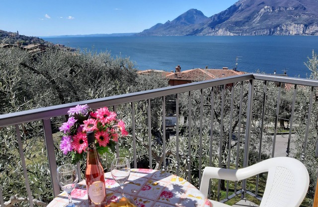 Apartment Azalea with beautiful lake view