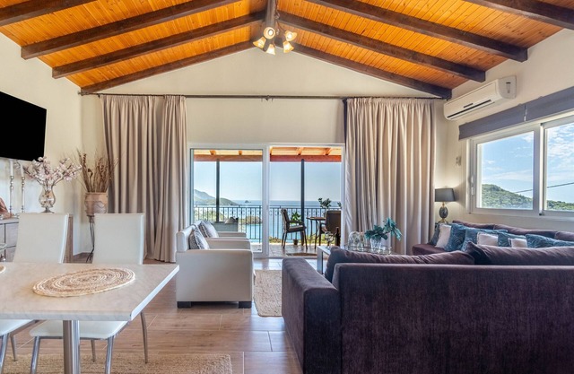 Apartment 'Angela Panorama' with Sea View, Wi-Fi and Air Conditioning