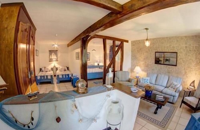 Apartment-Apartment-Ensuite with Shower-Chambre Bleue