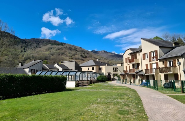 Apartment 'Appartement 2 Chambres Valle Ossau' with Mountain View, Shared Pool and Wi-Fi