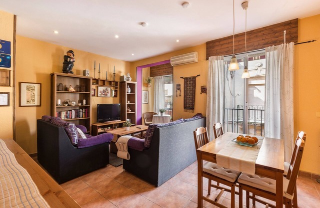 Apartment 'Arrabal De San Benito 2' with Private Terrace, Wi-Fi and Air Conditioning
