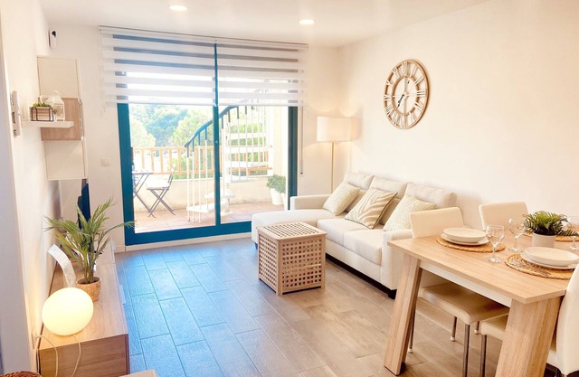 Apartment 'Atico Solarium La Cala' with Sea View, Wi-Fi and Air Conditioning
