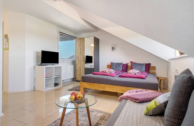 Apartment 'Bergchalet Mirabell - Fewo Weitblick' with Mountain View at the lake constance