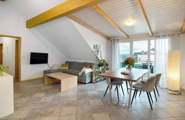Apartment 'Bio Obsthof Schöngarten' with Lake View, Balcony and Wi-Fi