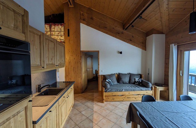 Apartment, Bisanne - Les Saisies, at the foot of the slopes, swimming pool, panoramic view