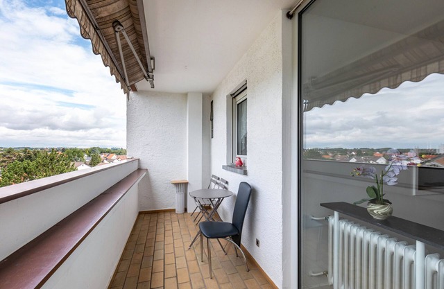 Apartment 'Bruchköbel 2 auch Für Monteure' with Balcony and Wi-Fi