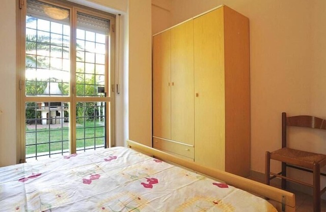 Apartment by Majella Park with Beach Access