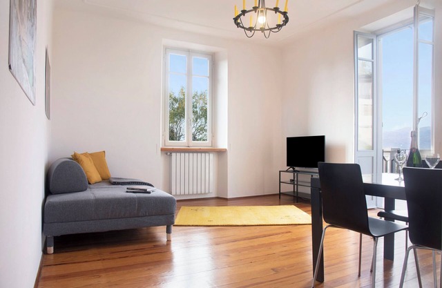 Apartment "Casa Corten Mountain Lago Maggiore" with Mountain View, Lake View & Garden