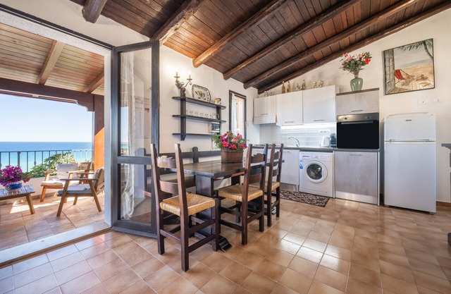 Apartment "Casa Mariano" with Air Conditioning, Balcony & Fantastic Sea View