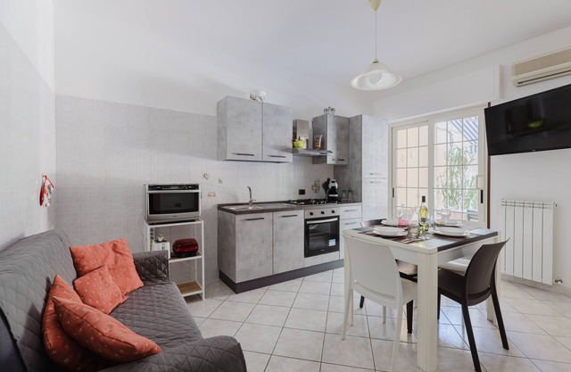 Apartment 'Casa Sophie' with Private Garden, Wi-Fi and Air Conditioning