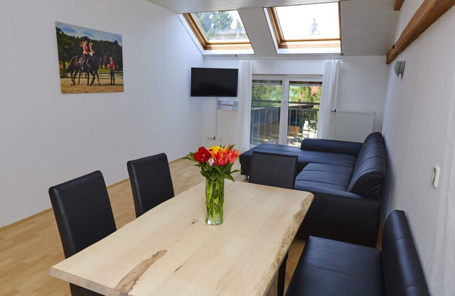 Apartment cherry blossom for 1-6 people with real wood furniture