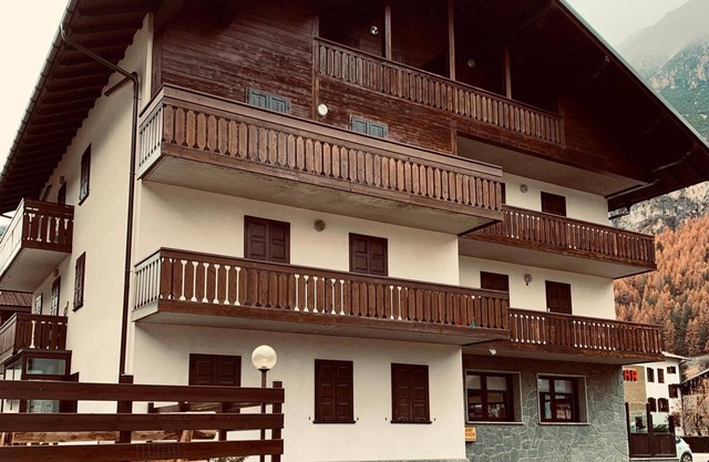 Apartment 'Cima De' Piazzi' with Mountain View, Balcony and Wi-Fi