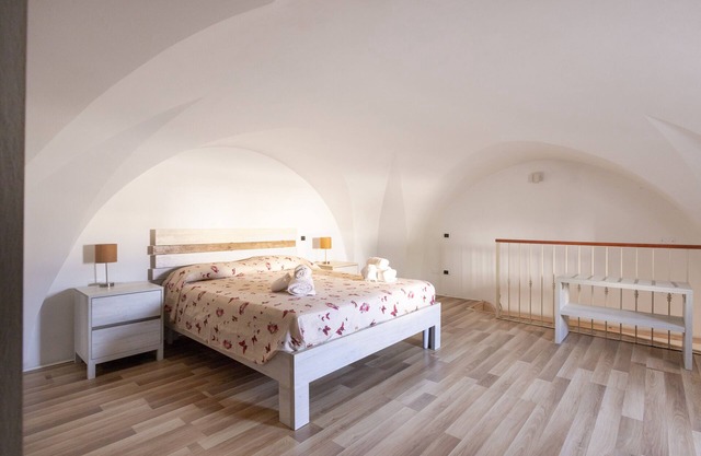 Apartment 'Corte Nonna Mmela' with Private Terrace, Wi-Fi and Air Conditioning