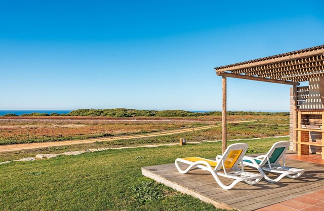 Apartment 'Courela da Serva' with Sea View, Shared Pool and Wi-Fi Access