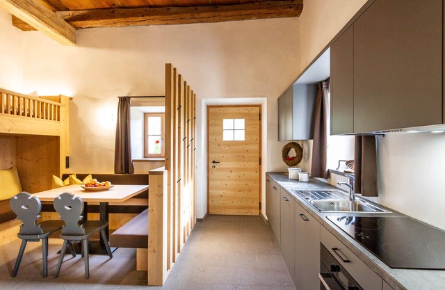 Apartment "Daimlhof Ferienwohnung Schlernstein" with Mountain View, Garden, Balcony & Wi-Fi