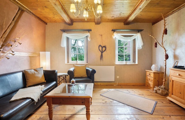 Apartment 'Zur Napoleonschanze' with Private Terrace, Shared Garden and Wi-Fi