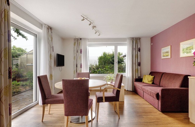 Apartment 'Burgunder' with Private Terrace, Shared Garden and Wi-Fi