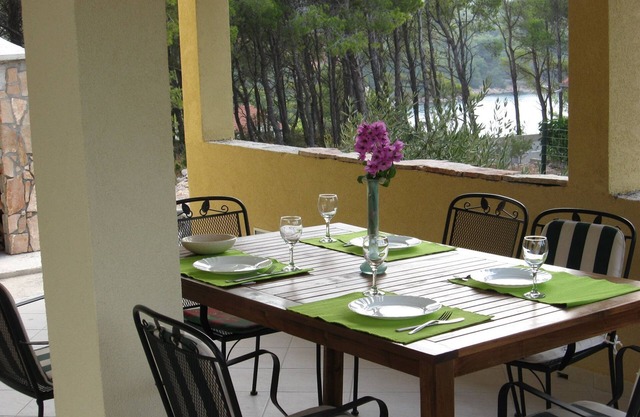 Apartment Deni (41771-A1) - Milna - island Brac