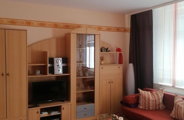 Apartment DG, shower, WC, living room/bedroom - Ferienwohnungen Hochmuth