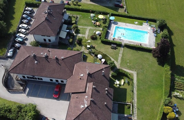 Apartment 'Di Pastei 13' with Lake View, Shared Pool and Wi-Fi