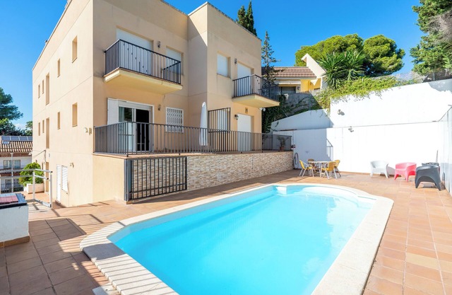 Apartment 'Dorada 2-3' with Shared Pool, Private Terrace and Wi-Fi