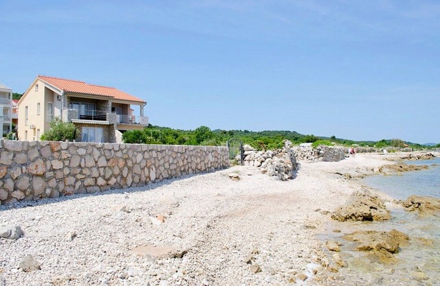 Apartment Dubravka, (16381), Dobropoljana, Croatia
