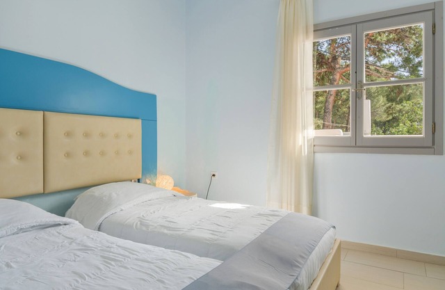 Apartment 'Ermis Side Sea View' with Shared Garden, Wi-Fi and Air Conditioning