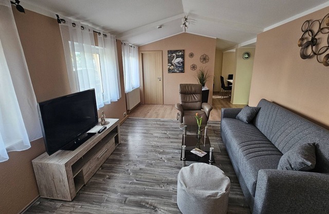 Apartment 'Ferienwohnung Am Schwanenteich' with Wi-Fi