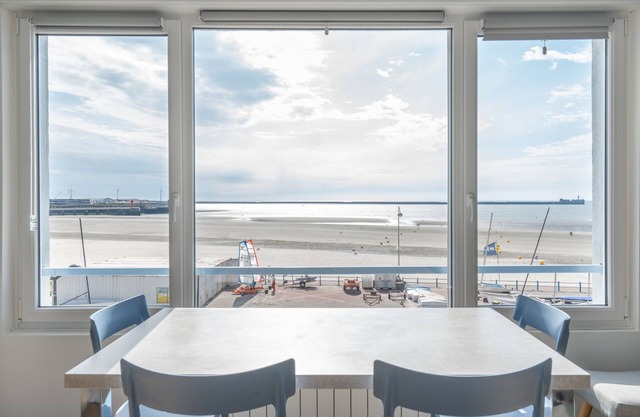 Apartment facing the sea and 200 meters from Nausicaa