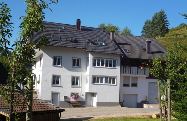 Apartment 'Ferienwohnung Am Geißberg' with Balcony and Wi-Fi