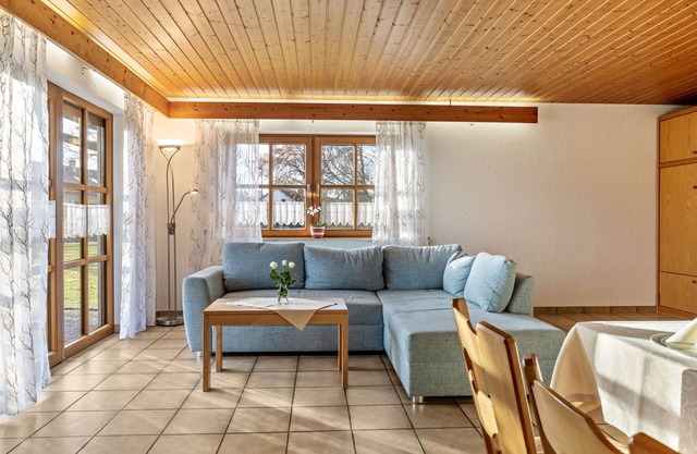Apartment 'Ferienhaus Toni Rosenstube' with Private Terrace, Shared Garden and Wi-Fi