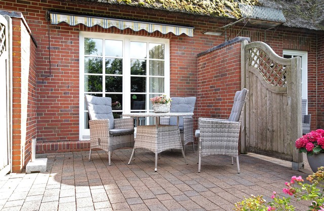 Apartment 'Ferienhof Jacobsen 5' with Private Terrace, Shared Garden and Wi-Fi