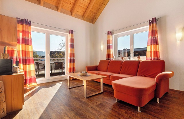 Apartment 'Ferienwohnung Apfel' with Shared Garden, Balcony and Wi-Fi