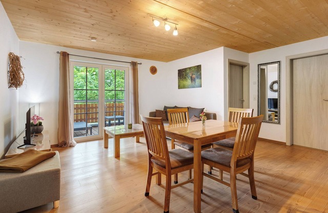 Apartment 'Ferienwohnung Gutach' with Shared Garden, Balcony and Wi-Fi